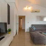 Angela Apartman *