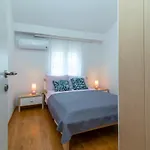 Angela Trogir