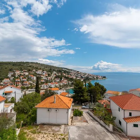 公寓 Angela 特罗吉尔